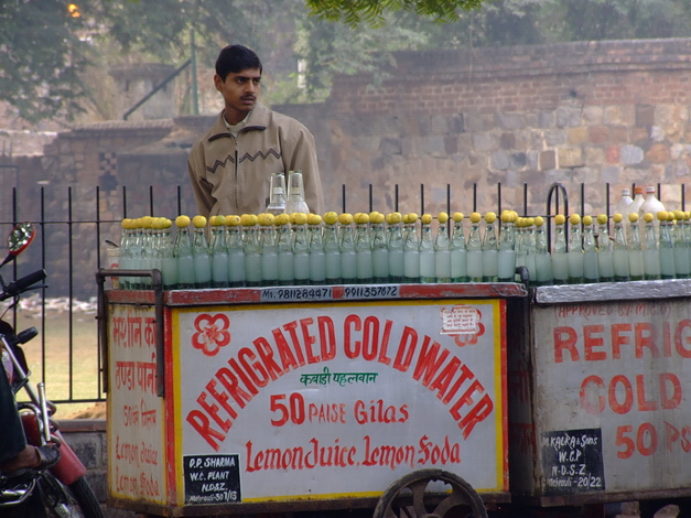 Cold water seller, India